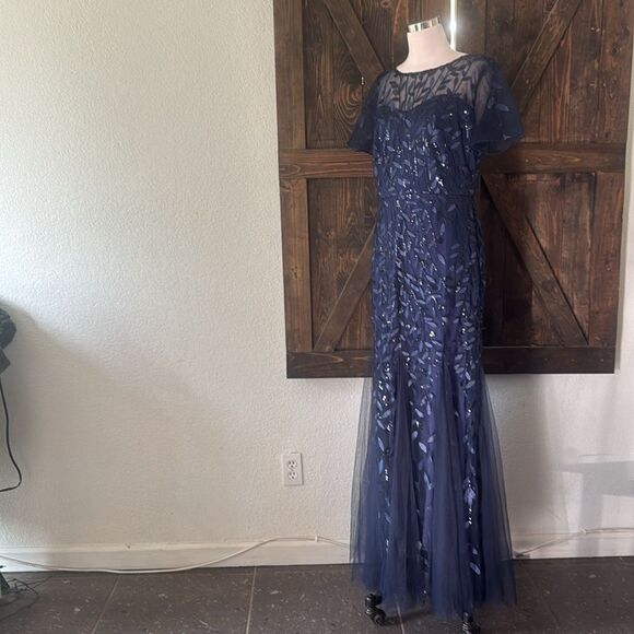 Luxurious Elegant Navy Evening Sequin Plants Detail Mesh Formal Dress - Picture 7 of 13